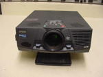 Epson ELP7500 Front